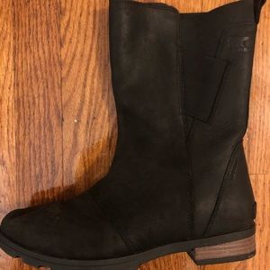 Sorel Women’s Emelie Mid Boots